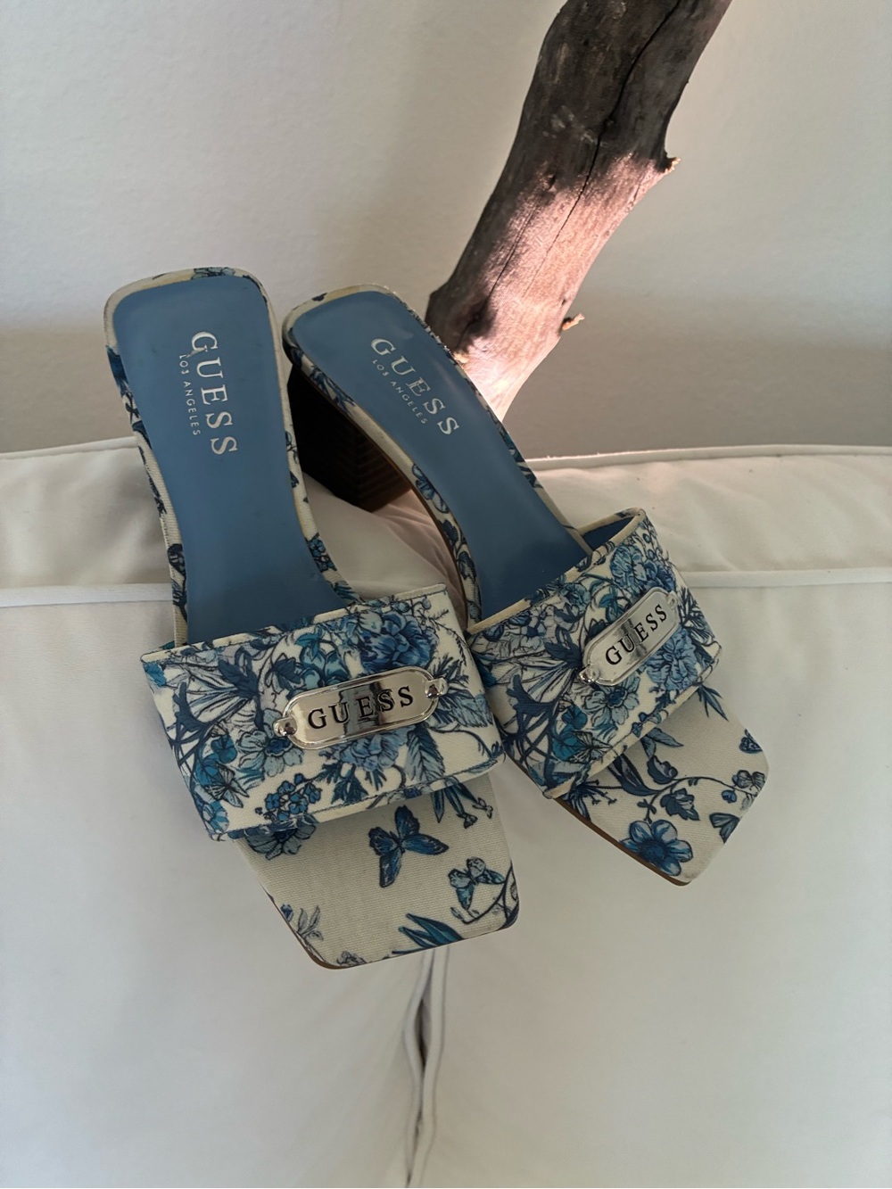 GUESS Blue and Cream Floral Buckle Slide Mules